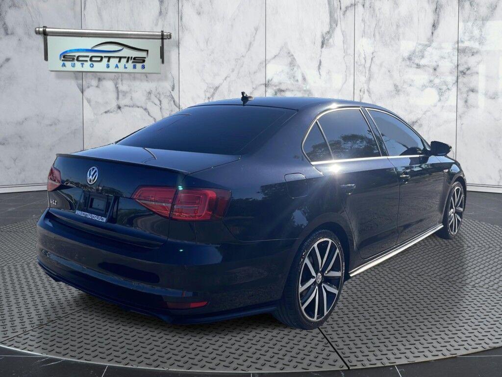 Volkswagen Jetta - Thumbnail 8