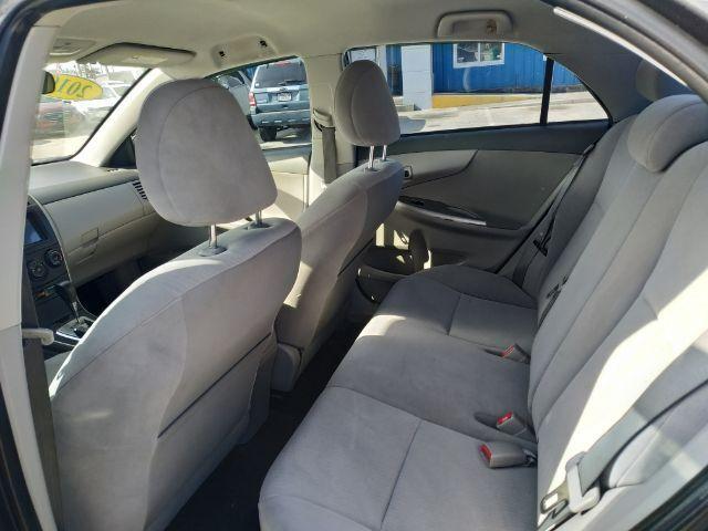 Toyota Corolla - Thumbnail 9