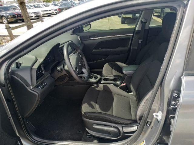 Hyundai Elantra - Thumbnail 8