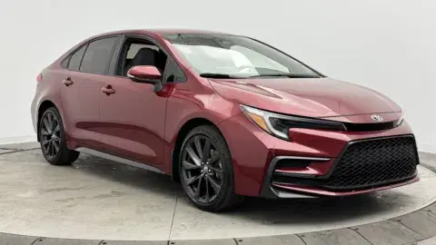 Toyota Corolla Se - Thumbnail 4