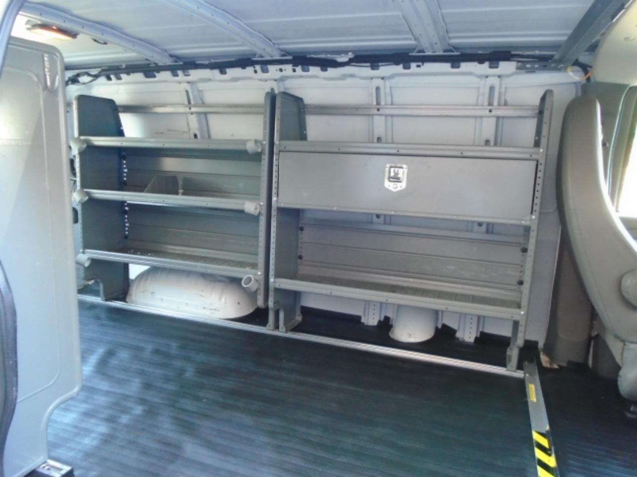 Chevrolet Express Cargo Vanrwd 1500 135" - Thumbnail 10