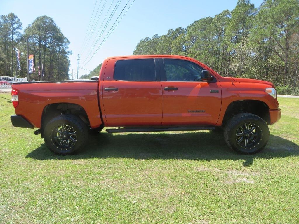 Toyota Tundra 4Wd Truckcrewmax Sr5 - Thumbnail 5