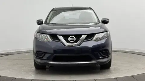 Nissan Rogue S - Thumbnail 3