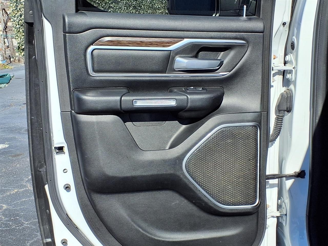 Ram 15004Wd Crew Cab 149" Laramie - Thumbnail 14