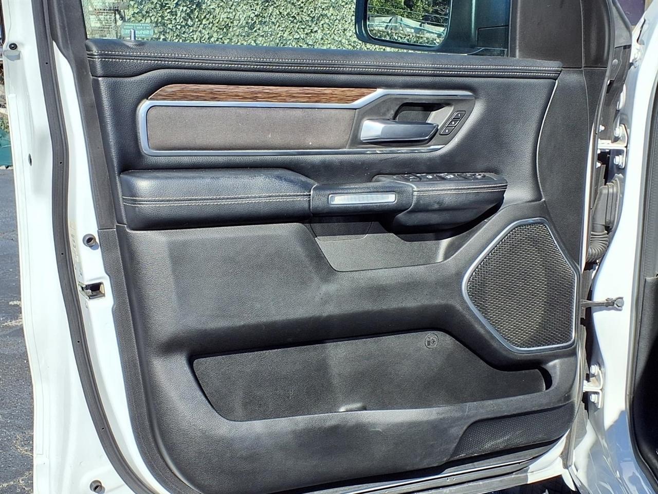 Ram 15004Wd Crew Cab 149" Laramie - Thumbnail 10