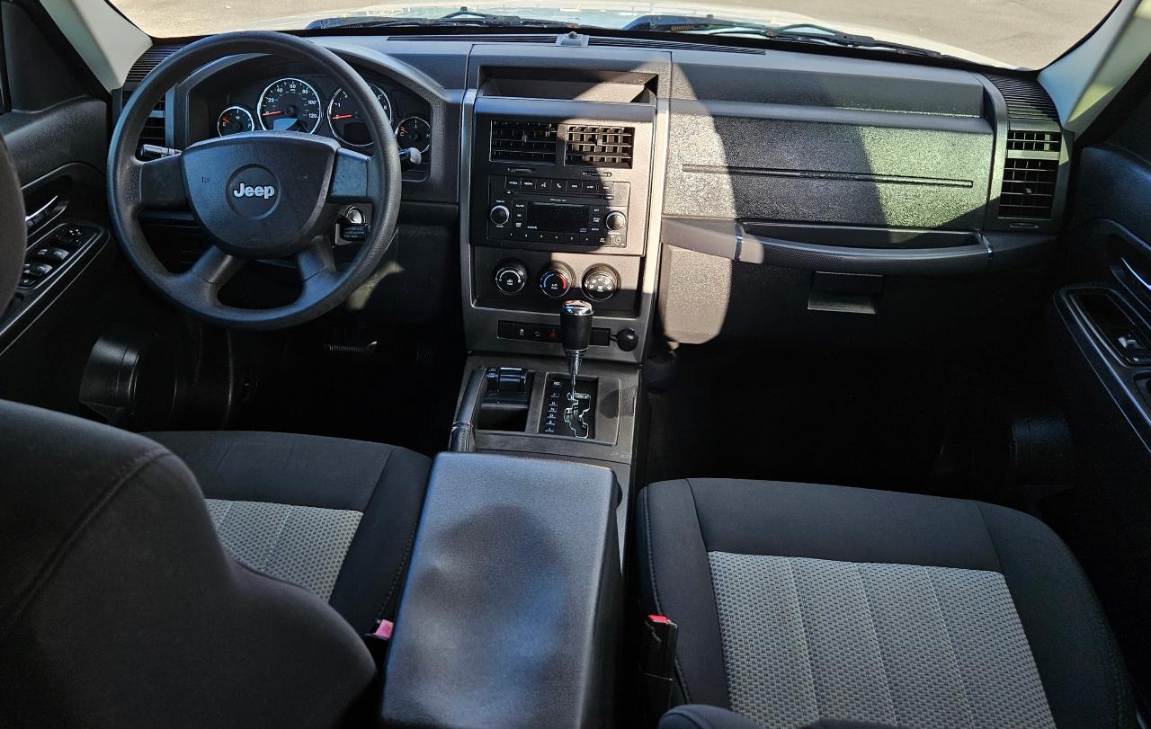 Jeep Liberty4Wd 4Dr Sport - Thumbnail 16