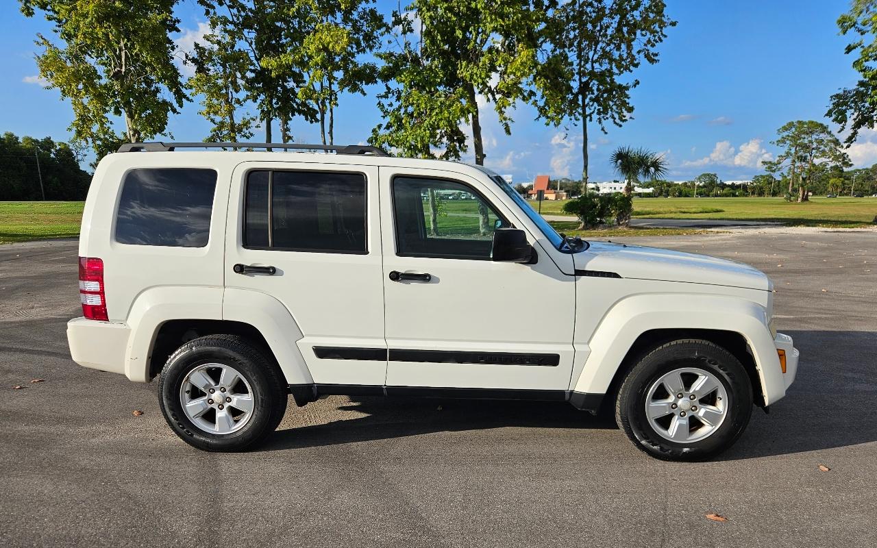 Jeep Liberty4Wd 4Dr Sport - Thumbnail 4