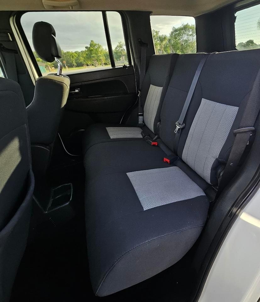 Jeep Liberty4Wd 4Dr Sport - Thumbnail 11