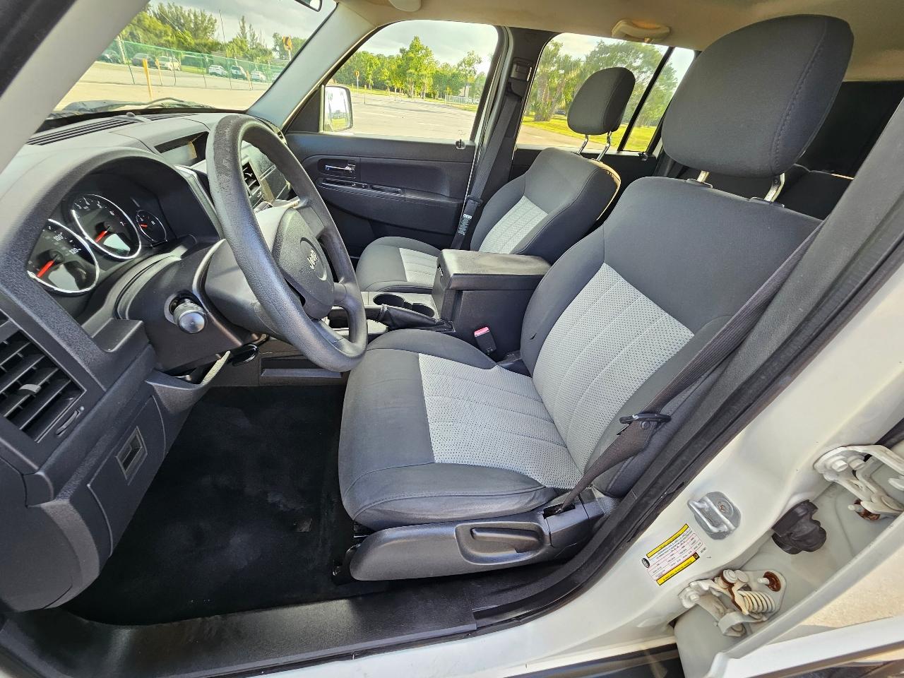 Jeep Liberty4Wd 4Dr Sport - Thumbnail 9