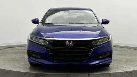 Honda Accord Sedan Sport 2.0T - Thumbnail 3