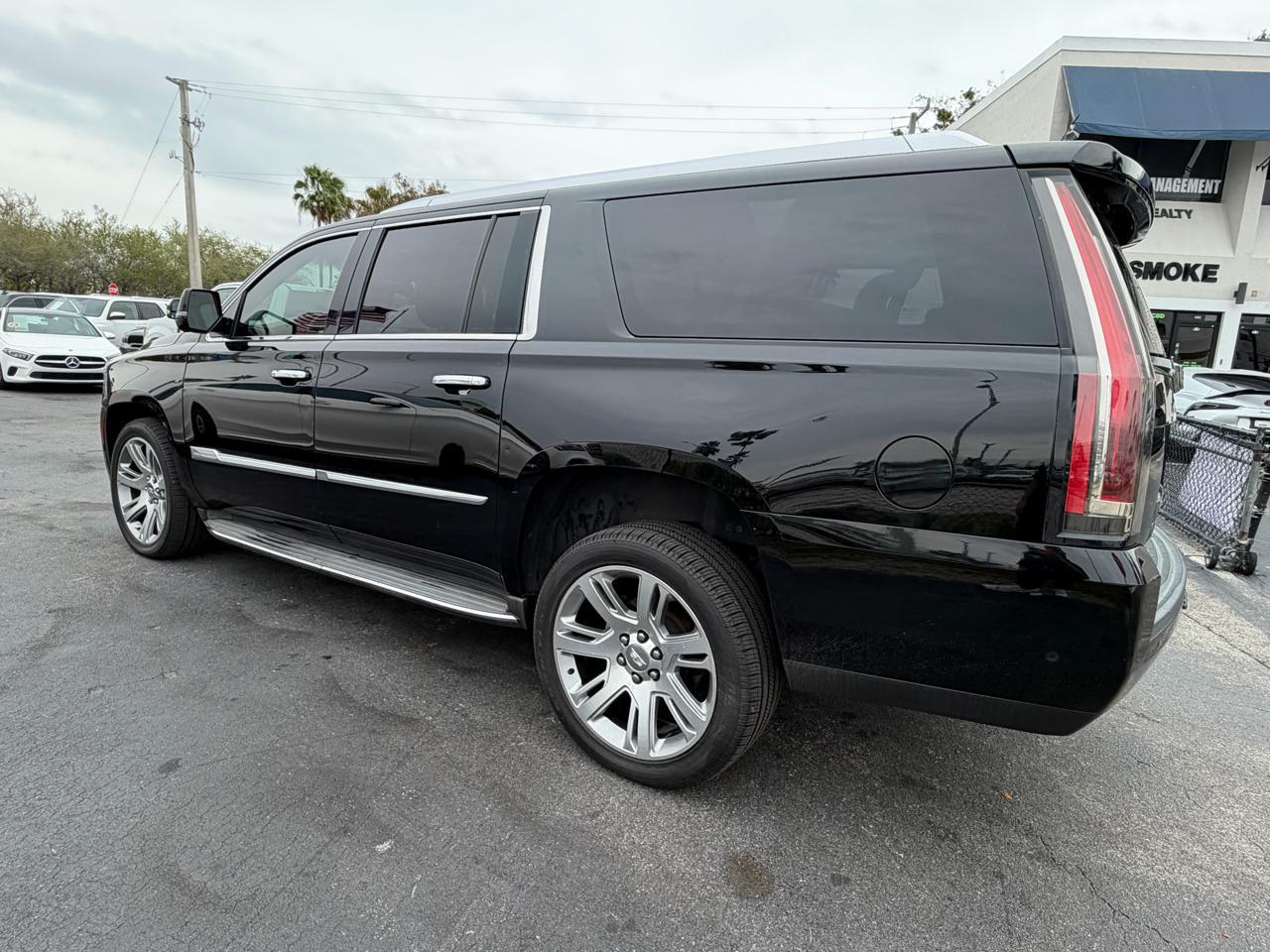 Cadillac Escalade Esv 2Wd Luxury - Thumbnail 9