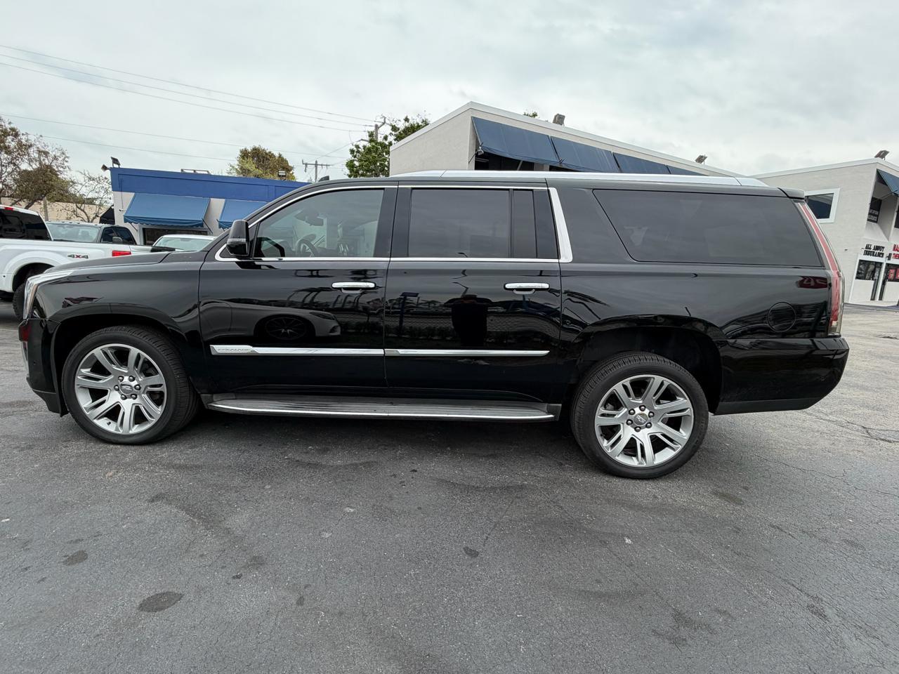 Cadillac Escalade Esv 2Wd Luxury - Thumbnail 10