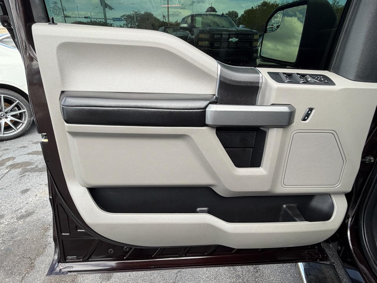 Ford F-150 Xlt 2Wd - Thumbnail 20