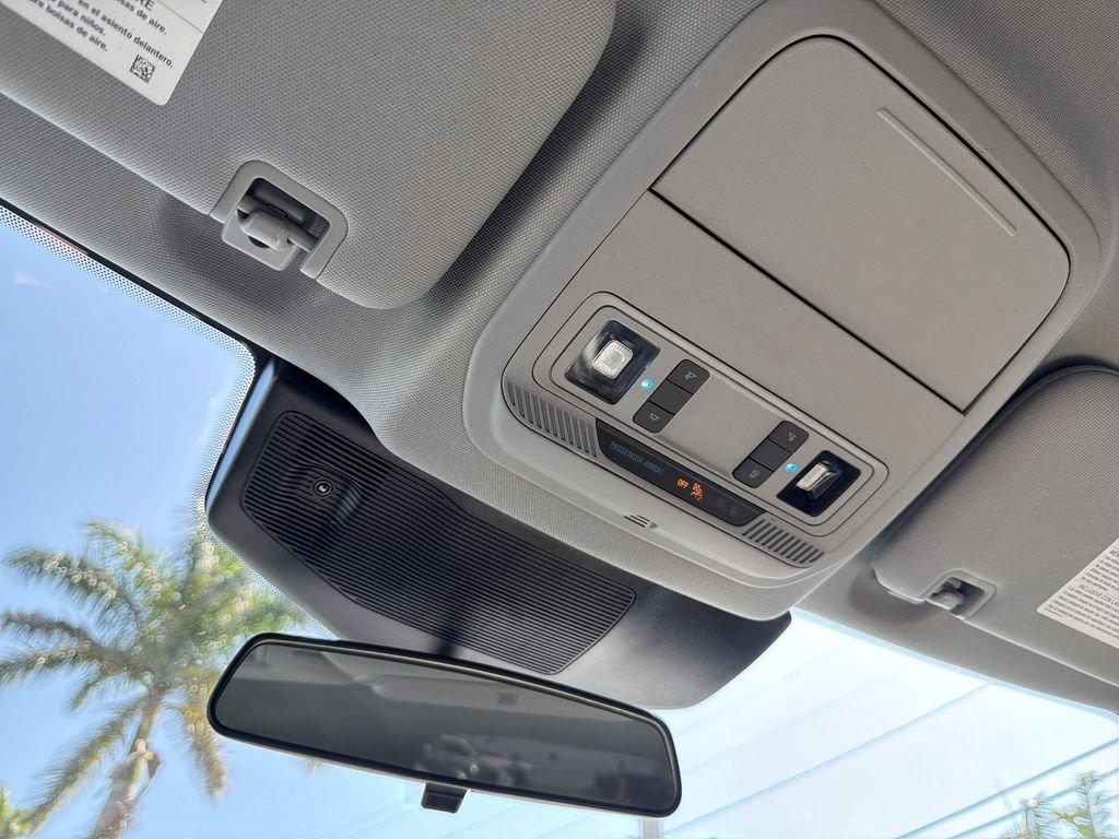 Ford Explorer Xlt 4Wd - Thumbnail 19