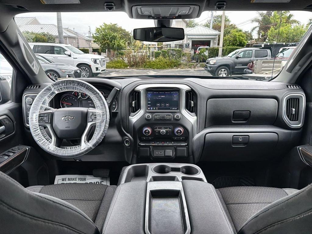 Chevrolet Silverado 1500 Rst 4Wd Crew Cab - Thumbnail 11