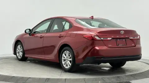 Toyota Camry Le - Thumbnail 5