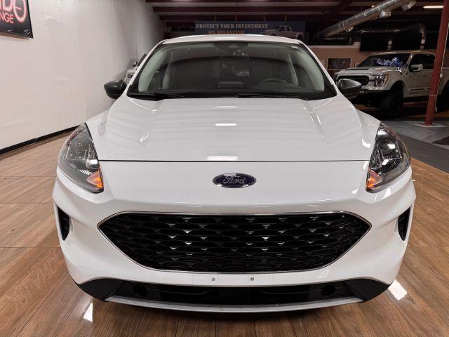 FORD ESCAPE PLUG-IN HYBRID - Thumbnail 2