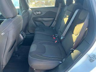 Jeep Cherokee - Thumbnail 3