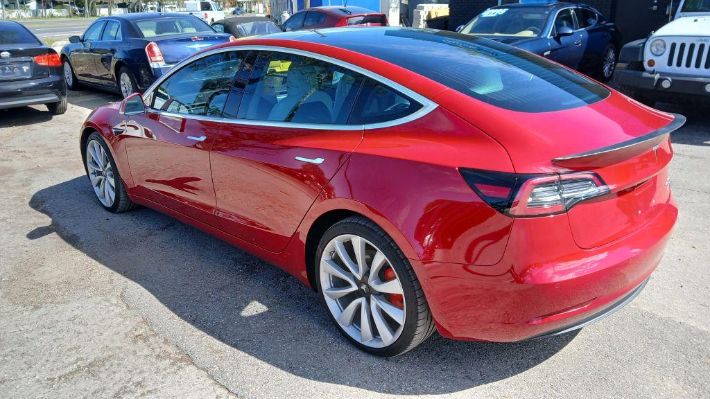 Tesla Model 3 - Thumbnail 9