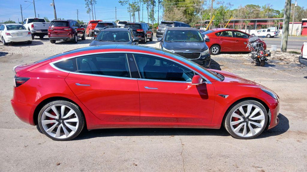 Tesla Model 3 - Thumbnail 13