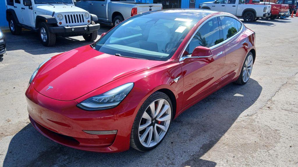 Tesla Model 3 - Thumbnail 8