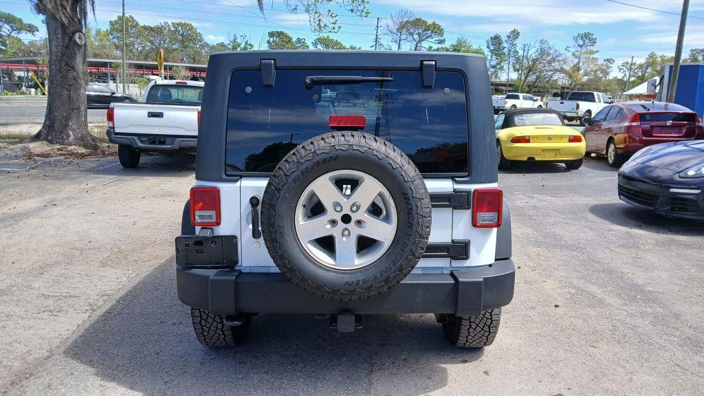 Jeep Wrangler - Thumbnail 10