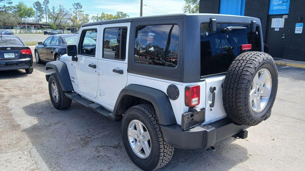 Jeep Wrangler - Thumbnail 9