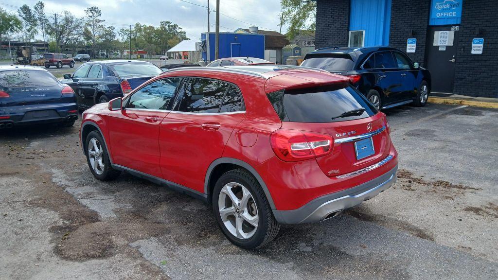 Mercedes-Benz Gla - Thumbnail 9