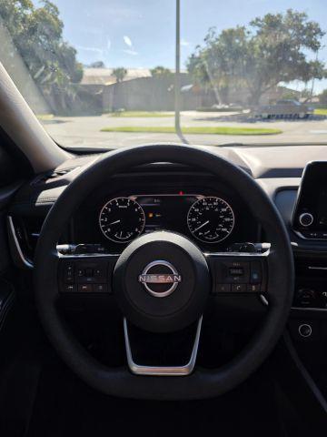 Nissan Rogue - Thumbnail 5