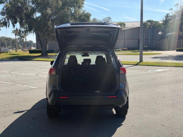 Toyota Rav4 - Thumbnail 3