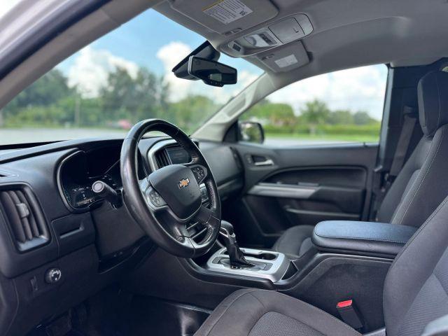 Chevrolet Colorado Extended Cab - Thumbnail 3