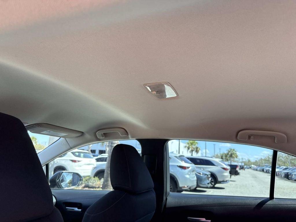 Toyota Corolla Le - Thumbnail 18