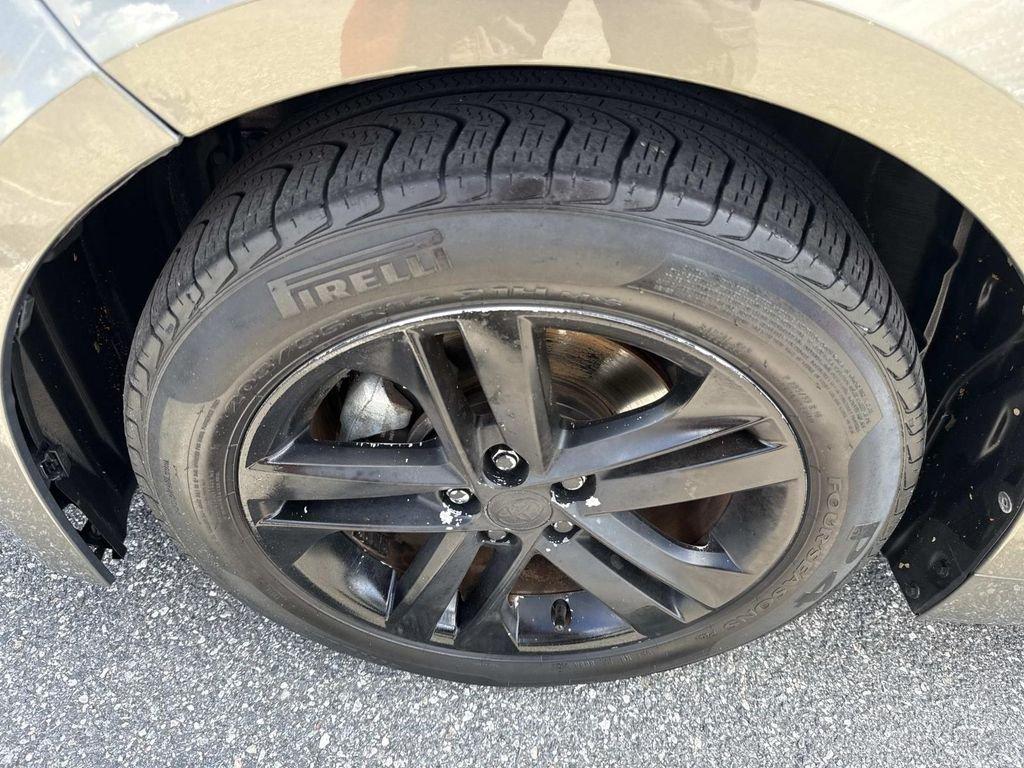 Toyota Corolla Hatchback Se - Thumbnail 13