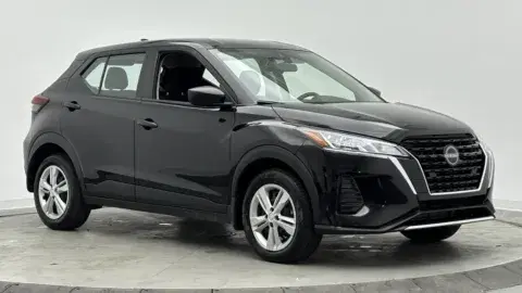 Nissan Kicks S - Thumbnail 4