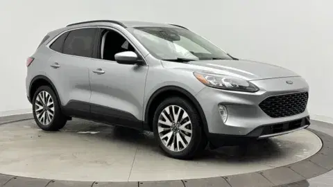 Ford Escape Titanium Hybrid - Thumbnail 4