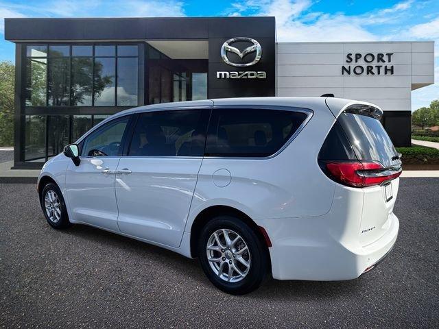 Chrysler Pacifica Touring L - Thumbnail 6