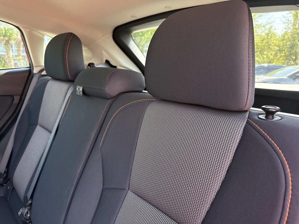 Subaru Crosstrek Premium - Thumbnail 14