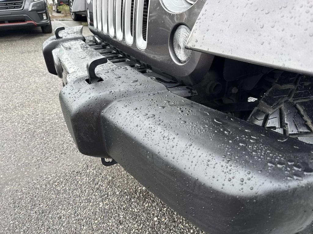 Jeep Wrangler Unlimited Sahara - Thumbnail 13