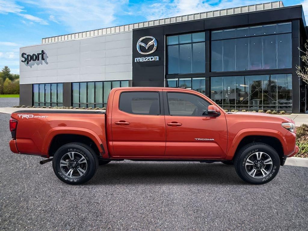 Toyota Tacoma Trd Sport - Thumbnail 3