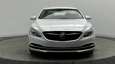 Buick Lacrosse Premium - Thumbnail 3