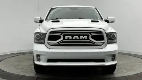 Ram 1500 Sport - Thumbnail 3