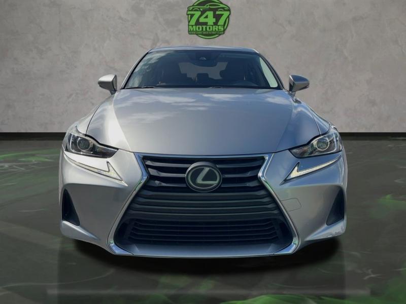 Lexus Is 300 - Thumbnail 9
