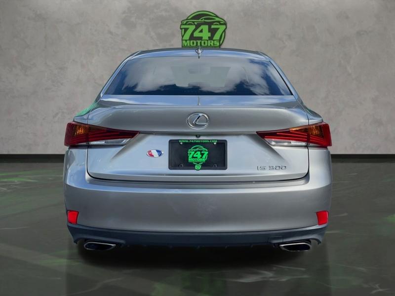 Lexus Is 300 - Thumbnail 5