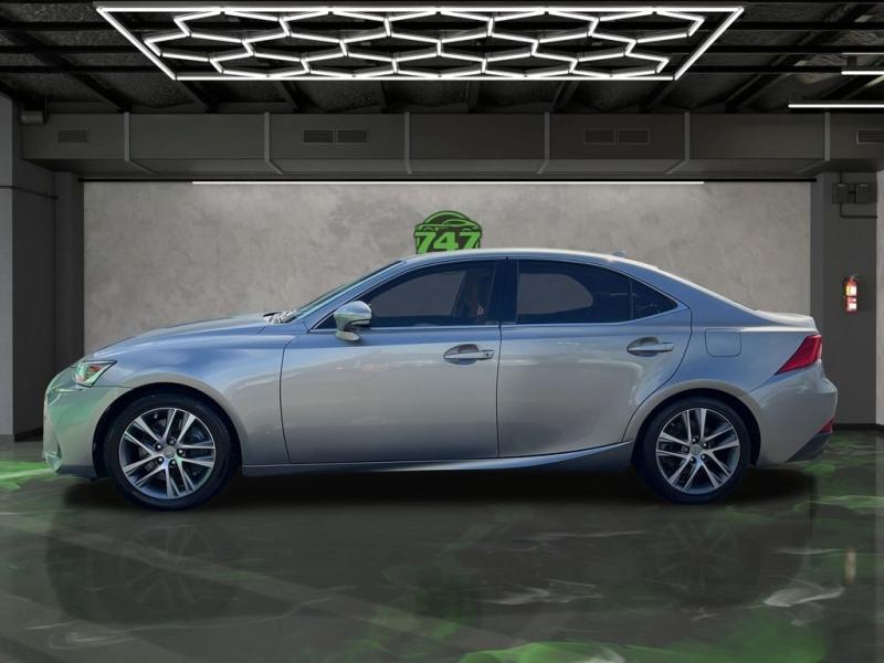 Lexus Is 300 - Thumbnail 3