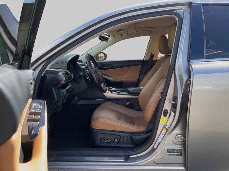 Lexus Is 300 - Thumbnail 11