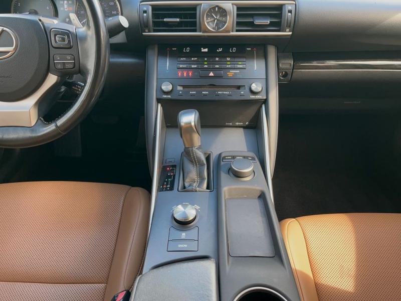 Lexus Is 300 - Thumbnail 17