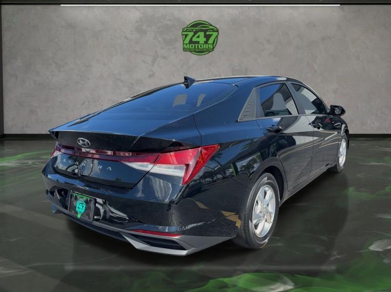 Hyundai Elantra Se - Thumbnail 6