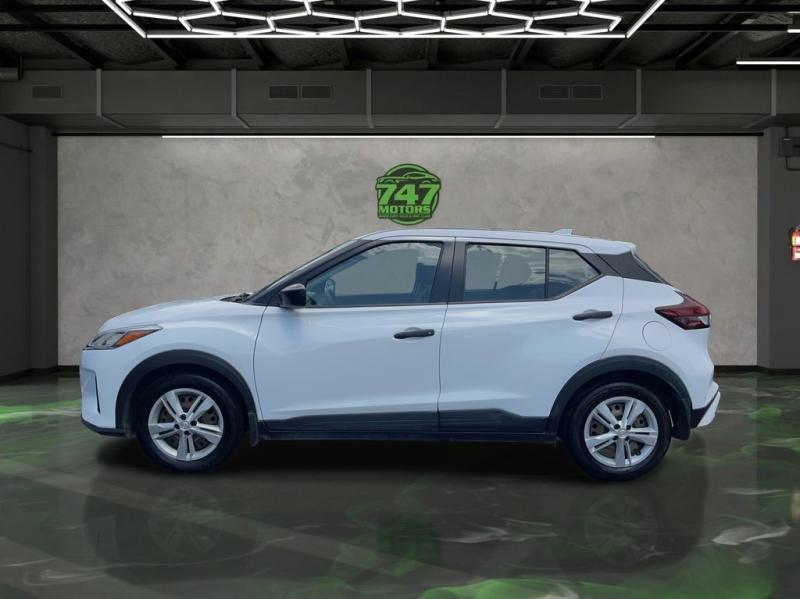 Nissan Kicks S - Thumbnail 3