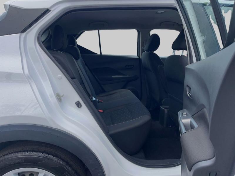 Nissan Kicks S - Thumbnail 12