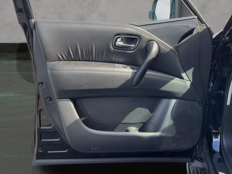 Nissan Armada Sv - Thumbnail 10